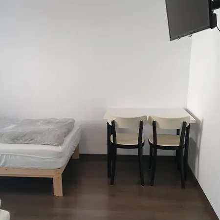 Noclegi Piastow Homestay