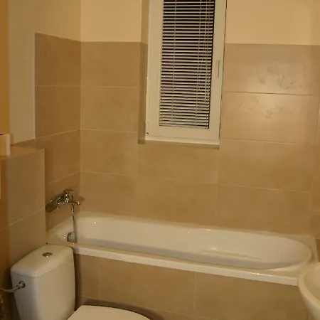 Noclegi Piastow * Piastow